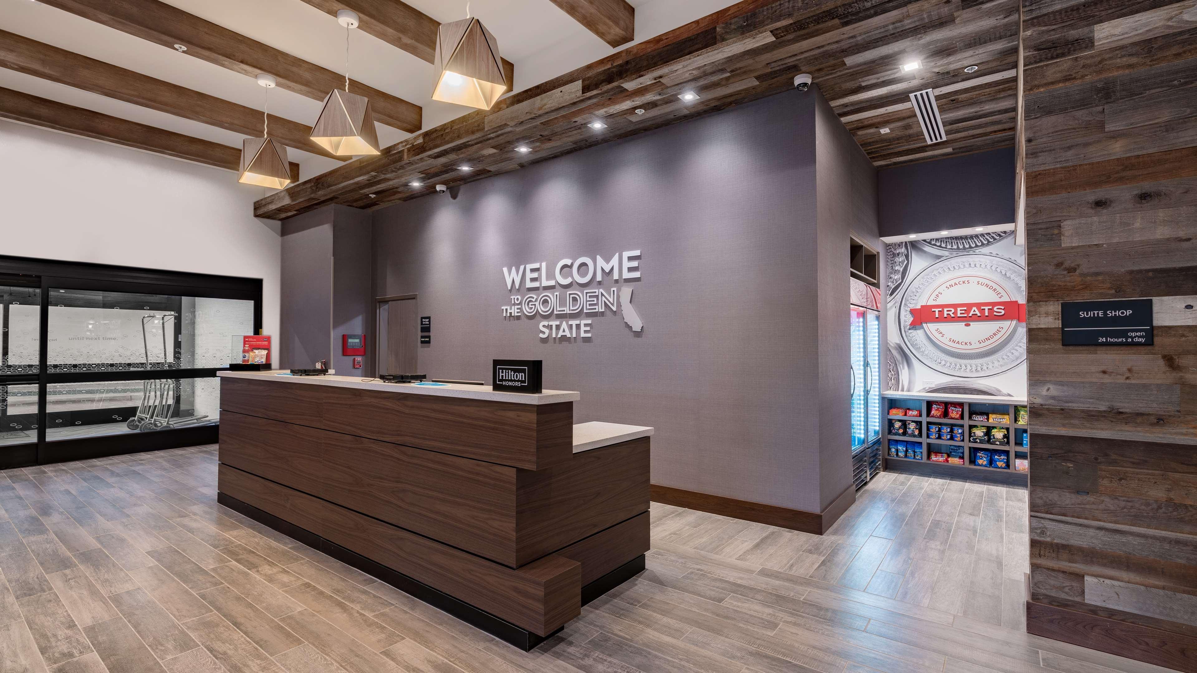 Hampton Inn Riverside Downtown Exterior foto